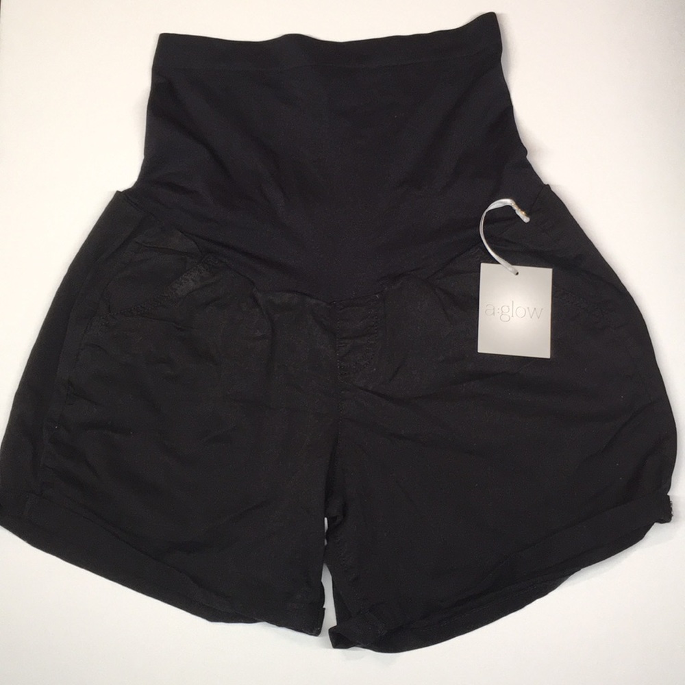 NWT - Maternity Black Shorts (A:Glow)